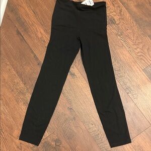NWT HUE Ultra Leggings Black